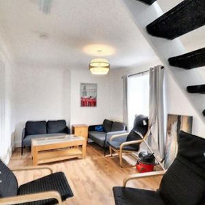 1 bedroom in a house share to rent - Photo 2