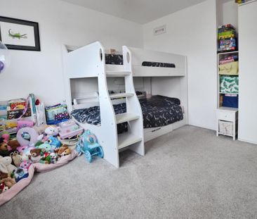 4 bedroom detached house to rent - Photo 2