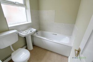 2 BEDROOM House - Mid Terrace - Photo 2