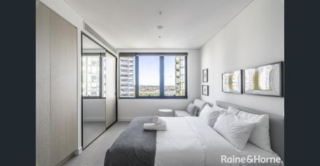 Stunning Modern 3 Bedroom Apartment With Resort Style Facilities & Optional Full Furnishings - Photo 2