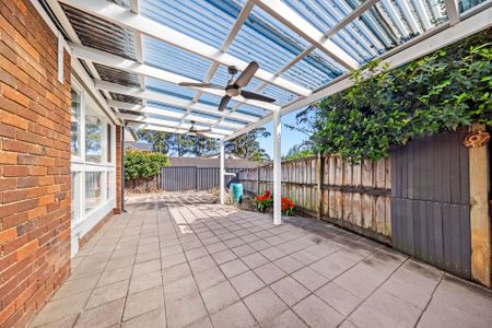 Renovated home offers flexible family lifestyle! - Photo 2