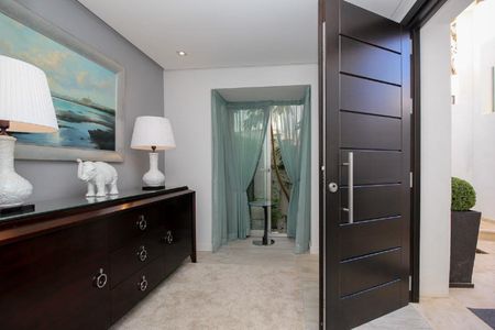 Semi-Detached House in Sierra Blanca - Photo 4