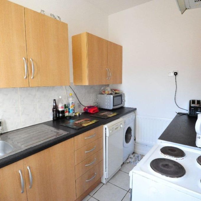 5 bedroom terraced house to rent - Photo 1