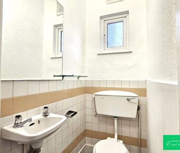 3 bedroom flat to rent - Photo 4