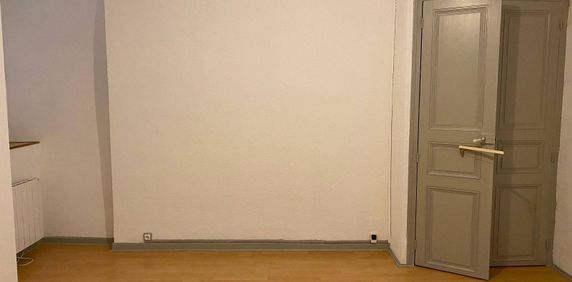 Location appartement rénové 2 pièces 40.3 m² à Die (26150) 4 - Photo 2