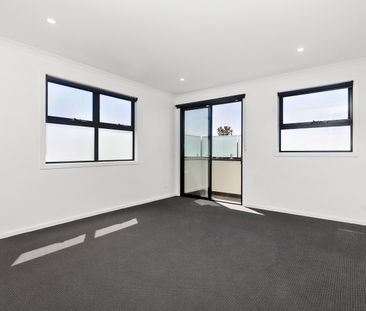 57a Castlewood Street, Bentleigh East VIC 3165 - Townhouse For Rent... - Photo 2