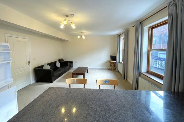 2 bedroom flat to rent - Photo 1