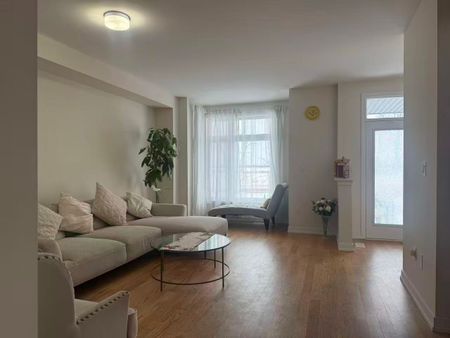 For Lease - 124 Old Oak Lane, Markham, Ontario - Photo 2