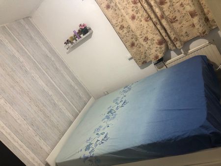 Room in a Shared House, Lindbridge Road, NG8 - Photo 3