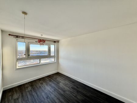 Well presented two bed flat in Rivermead House, Derby. Large living room, separate kitchen, two generous bedrooms, shower room and WC. Secure entry and excellent access to city amenities and transport. Ideal for families or professionals. Available immediately. - Photo 5