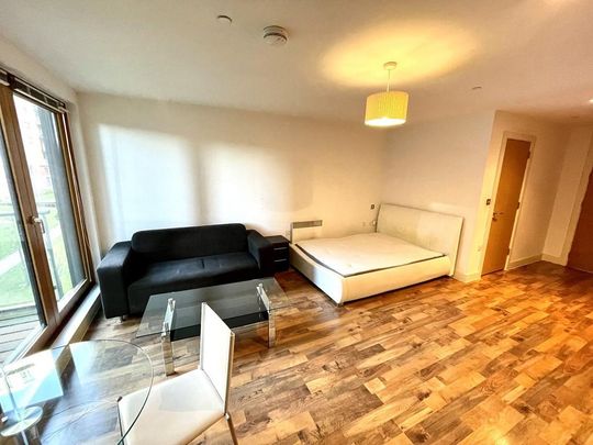 Studio to rent - Photo 1