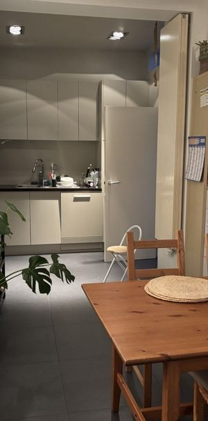 - GENT - Woning met twee slaapkamer nabij Gent Sint-Pietersstation - Photo 1