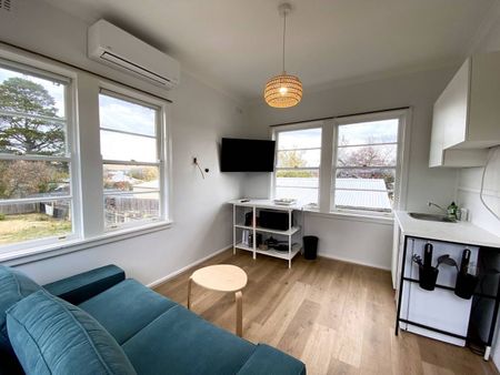 Spacious Family Home in Cooma - Photo 3