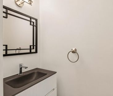 For Lease - 75 St. Andrews Court, Aurora, Ontario - Photo 2