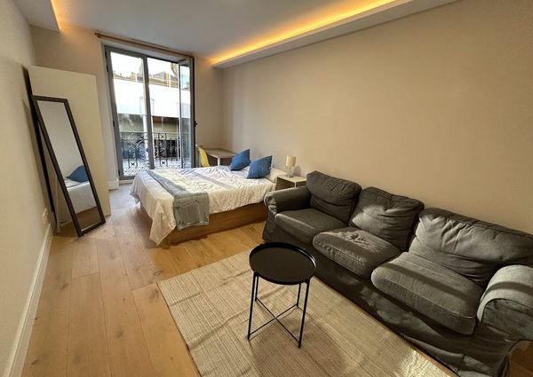 Calle de Colmenares, Madrid, Community of Madrid 28004