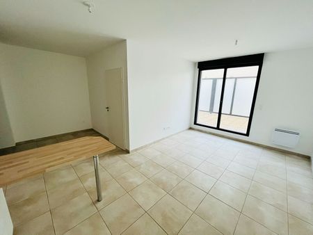 Location Appartement 2 pièces 46m² - Photo 2