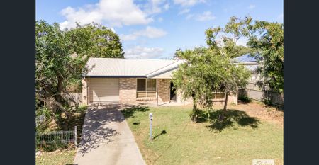 SPACIOUS 3 BEDROOM HOME! - Photo 5