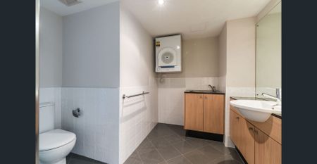 Cosmopolitan Apartment For Rent – FULLY FURNISHED - Photo 2