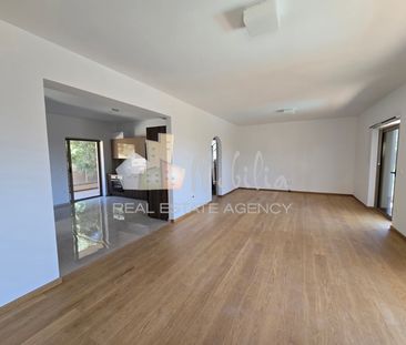 Detached House for rent - Photo 1