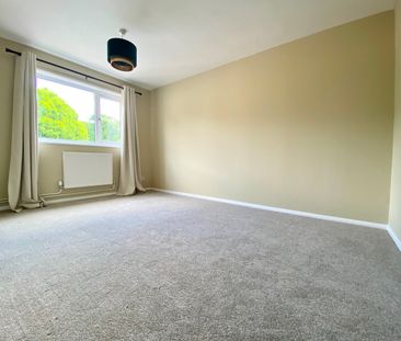 3 Bed Terraced House, Elmhurst Close, LS17 - Photo 4