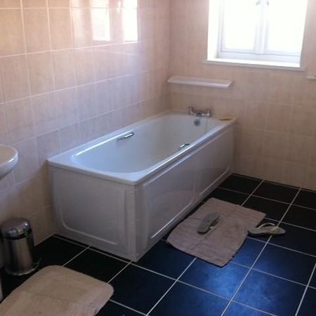 3 bedroom flat to rent - Photo 3