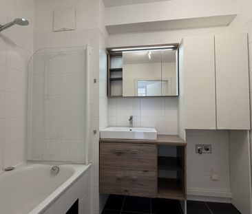 RUHIG WOHNEN. ENTSPANNT LEBEN. – 3 ZIMMER MIT BALKON & POOL | ZELLM... - Foto 4