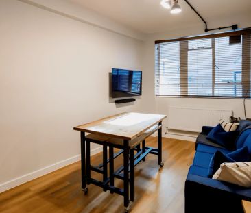 4 Bedroom 2 Bathroom - Flat 2 - Photo 5