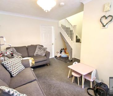 2 bedroom terraced house to rent - Photo 2
