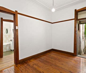 Free standing house well positioned and so close to everything - Photo 6