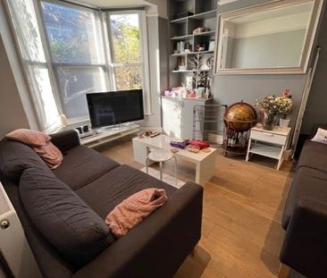 Room in a Shared House, Hartfield Road, SW19 - Photo 2