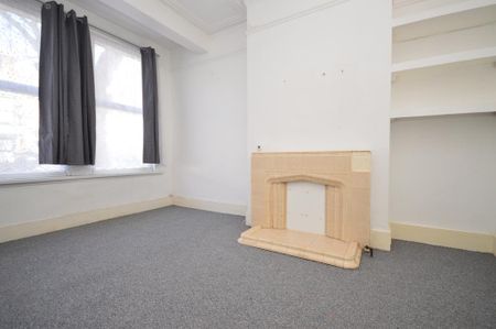 3 bedroom end of terrace house to rent - Photo 4