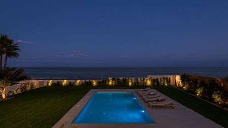 5 bedroom luxury Villa for rent in Marbella, Andalusia - Photo 3