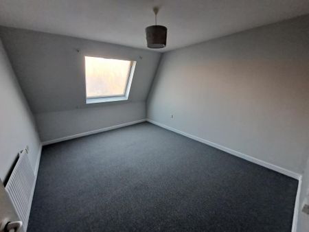 PETERBOROUGH - Photo 3