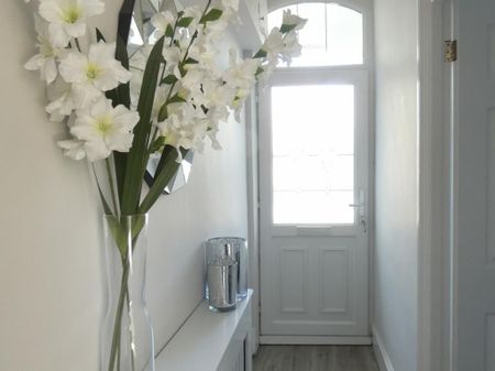 3 bedroom terraced house to rent - Photo 2