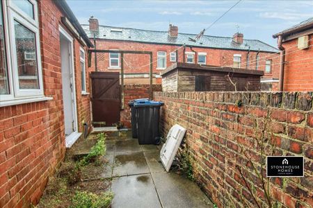 2 bedroom terraced house to rent - Photo 4