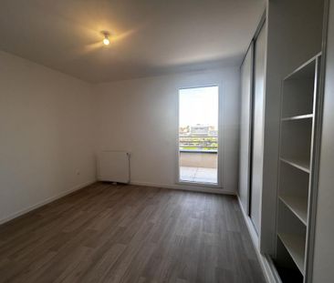 Location Appartement 5 pièces 129m² FLEURY SUR ORNE 14123 - Photo 4
