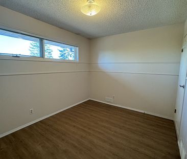 107 Berkshire Place Northwest, Calgary - Photo 5