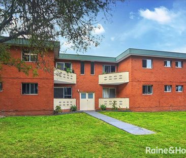 Spacious 2 Bedroom unit - Photo 2
