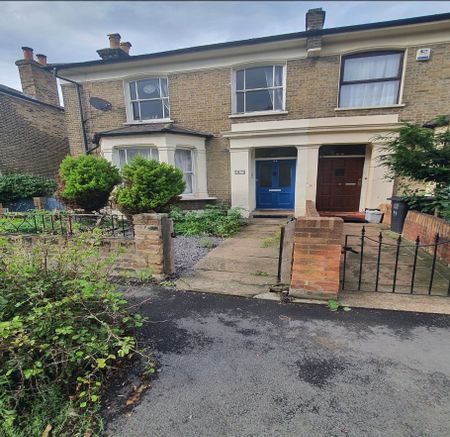 Room in a Shared Flat, London, SE8 - Photo 3