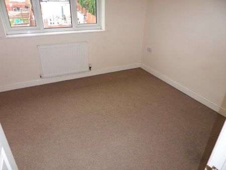 2 bedroom end of terrace house to rent - Photo 5