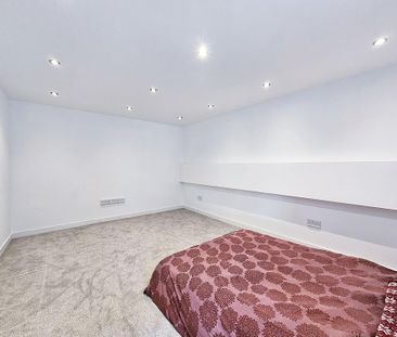 4 bedroom terraced house to rent - Photo 1