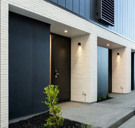 Modern Living in Flat Bush - Brand-New Terrace Home - Photo 3