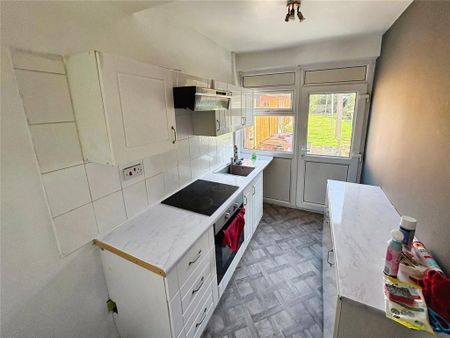 3 bedroom terraced house to rent - Photo 3