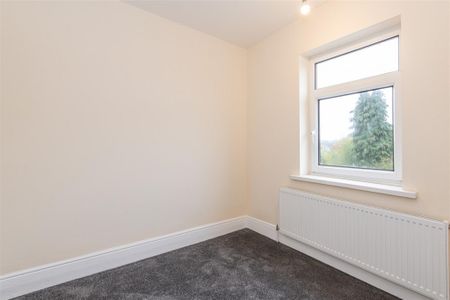 3 bed House - Mid Terrace To Let - Photo 4