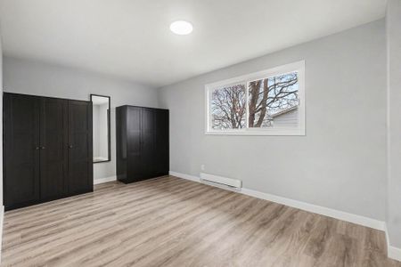 For Lease - 3 Ashwick Court, South of Baseline to Knoxdale, Ontario - Photo 5