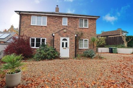 Honeysuckle Cottage, Goadby, Leicester, LE7 - Photo 4