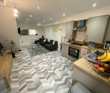 Bird's Nest - 6 Bedroom 6 Bathroom & No DepositLoughborough - Photo 1