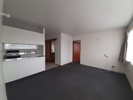 Good Value 1 Bedroom Unit - Photo 2