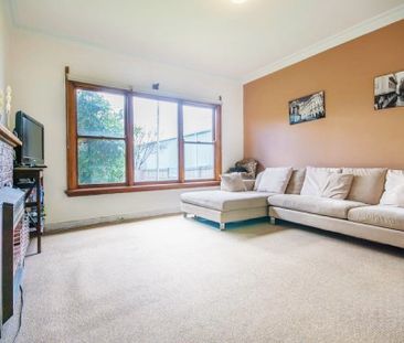 Three bedroom weatherboard home - Photo 4