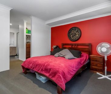Luxurious, High-Spec Family Living with Multiple Living Zones & Sol... - Photo 5